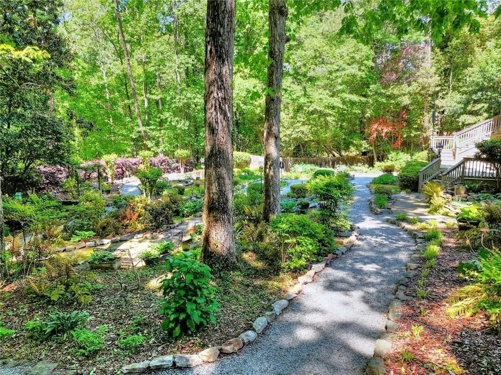 Lilburn, Georgia 30047, United States, 4 Bedrooms Bedrooms, ,5 BathroomsBathrooms,Residential,Active,204574