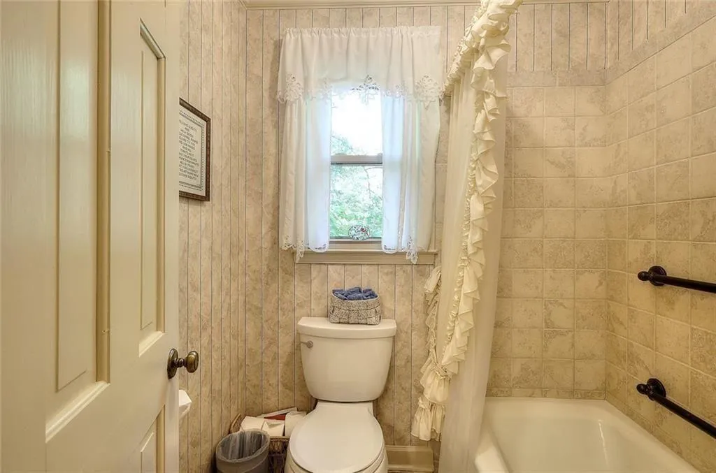 Lilburn, Georgia 30047, United States, 4 Bedrooms Bedrooms, ,5 BathroomsBathrooms,Residential,Active,204574