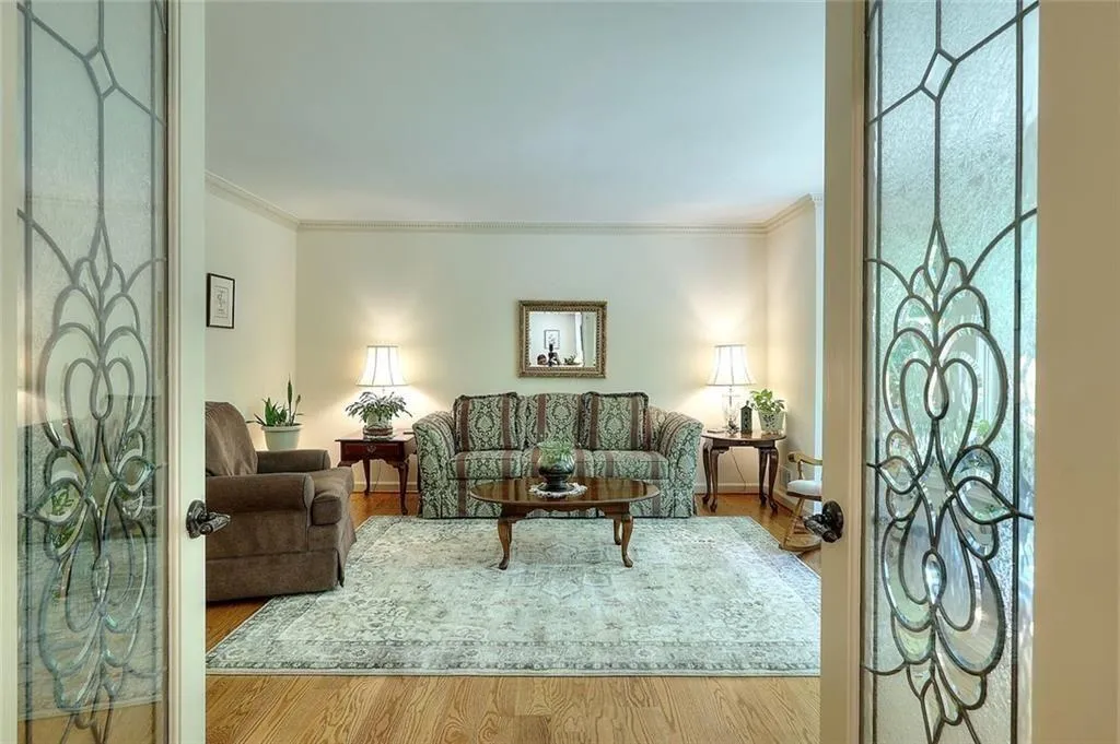 Lilburn, Georgia 30047, United States, 4 Bedrooms Bedrooms, ,5 BathroomsBathrooms,Residential,Active,204574