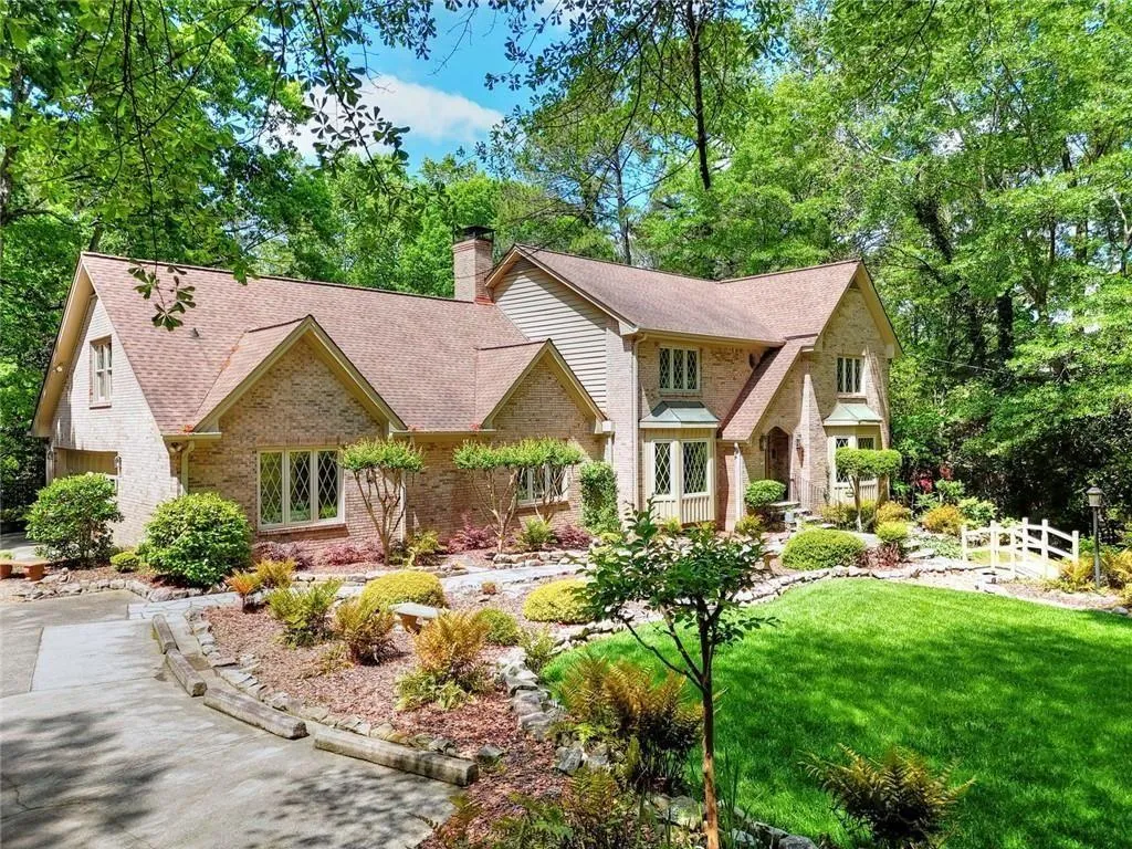 Lilburn, Georgia 30047, United States, 4 Bedrooms Bedrooms, ,5 BathroomsBathrooms,Residential,Active,204574