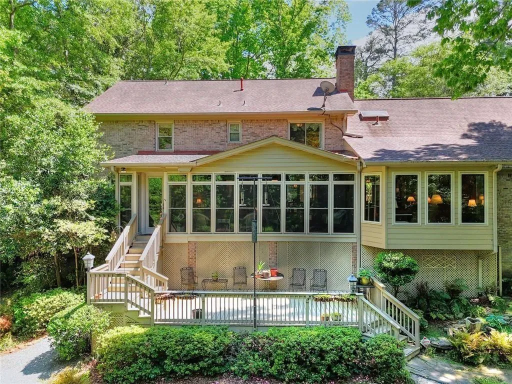 Lilburn, Georgia 30047, United States, 4 Bedrooms Bedrooms, ,5 BathroomsBathrooms,Residential,Active,204574