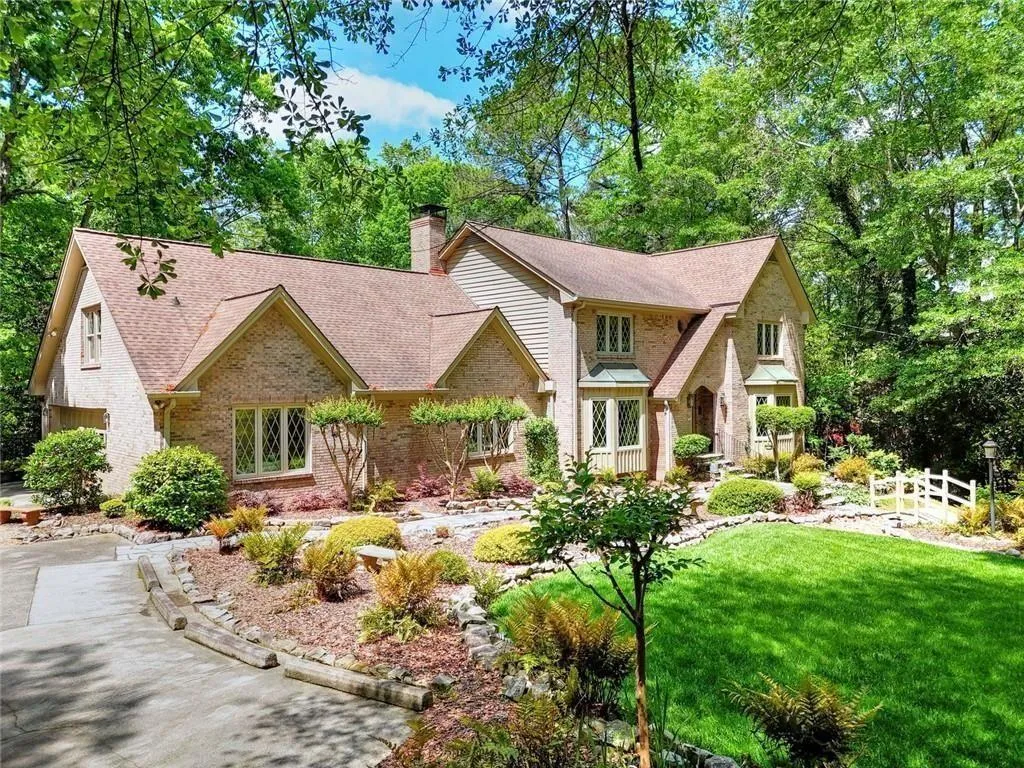 Lilburn, Georgia 30047, United States, 4 Bedrooms Bedrooms, ,5 BathroomsBathrooms,Residential,Active,204574