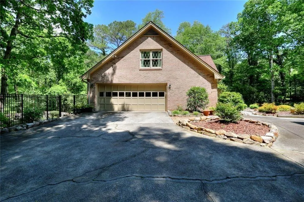 Lilburn, Georgia 30047, United States, 4 Bedrooms Bedrooms, ,5 BathroomsBathrooms,Residential,Active,204574