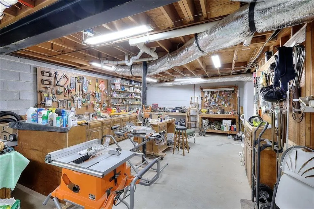 Lilburn, Georgia 30047, United States, 4 Bedrooms Bedrooms, ,5 BathroomsBathrooms,Residential,Active,204574