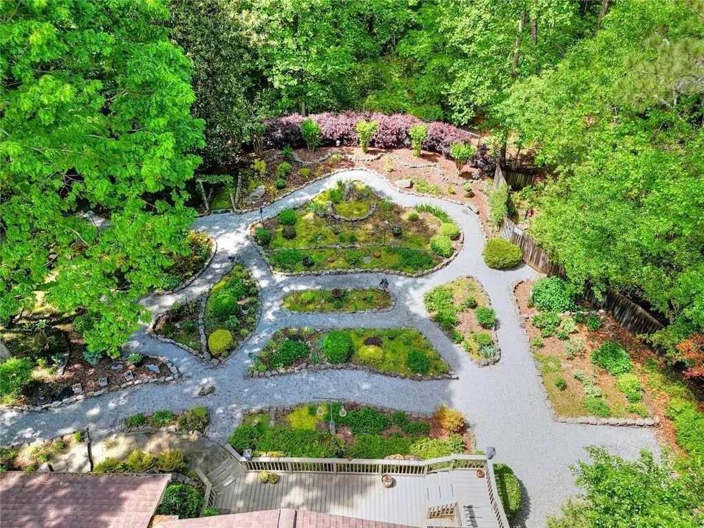 Lilburn, Georgia 30047, United States, 4 Bedrooms Bedrooms, ,5 BathroomsBathrooms,Residential,Active,204574