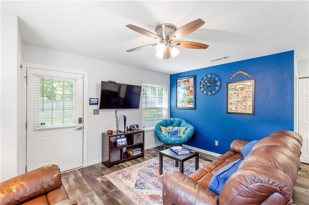 1382 Old Coach Road SW