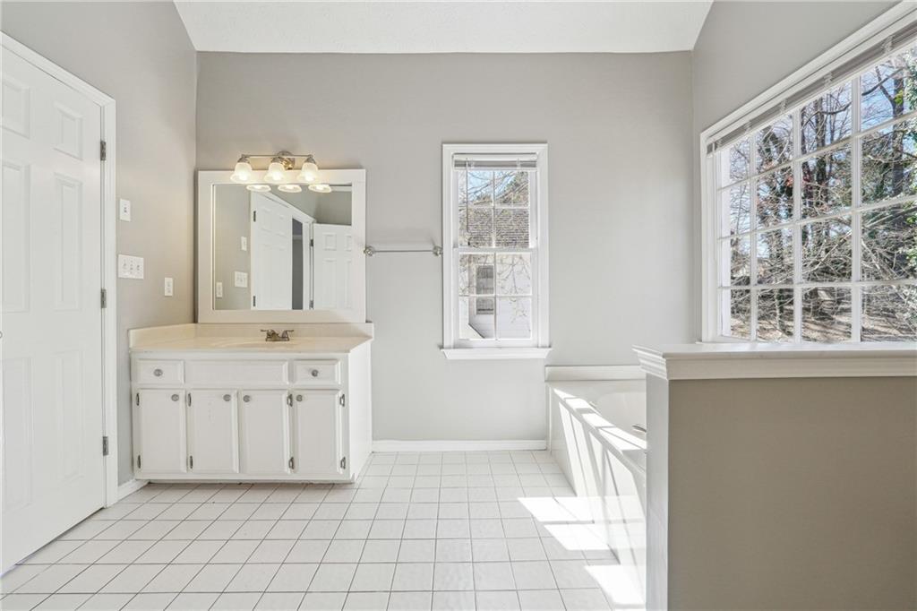 4271 Weston Drive, Lilburn, Georgia image 22