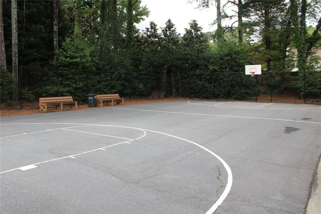 Roswell, Georgia 30075, United States, 4 Bedrooms Bedrooms, ,3 BathroomsBathrooms,Residential,Pending,141574