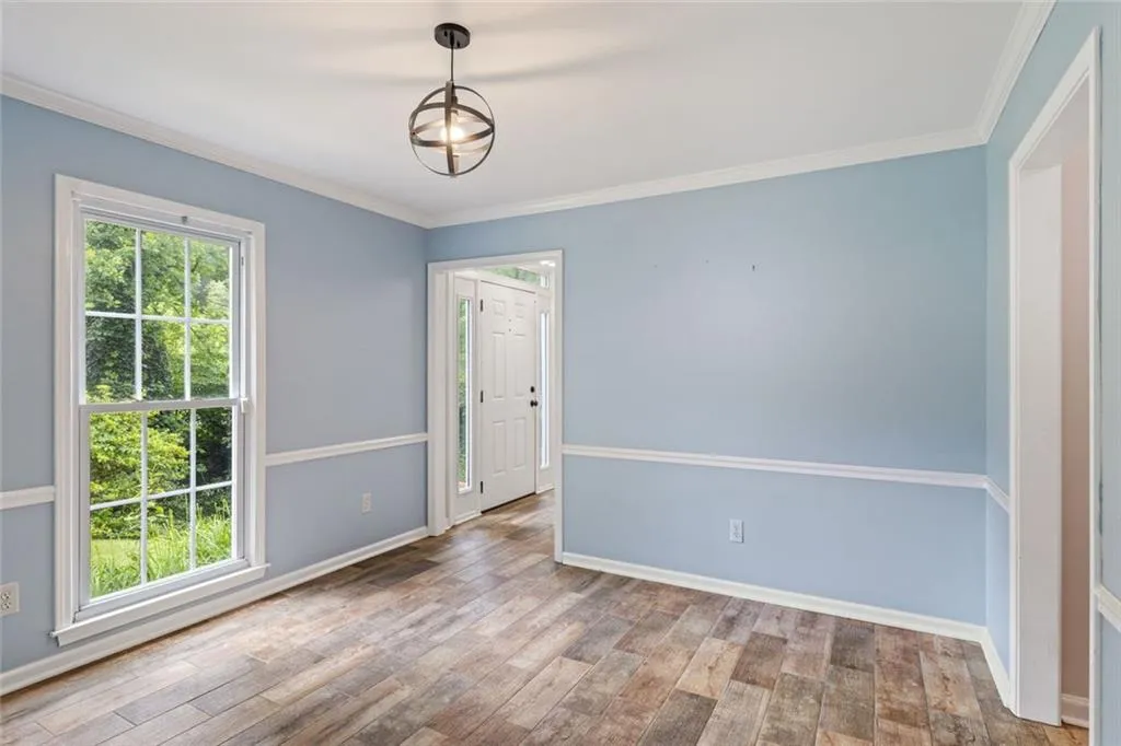 Roswell, Georgia 30075, United States, 4 Bedrooms Bedrooms, ,3 BathroomsBathrooms,Residential,Pending,141574