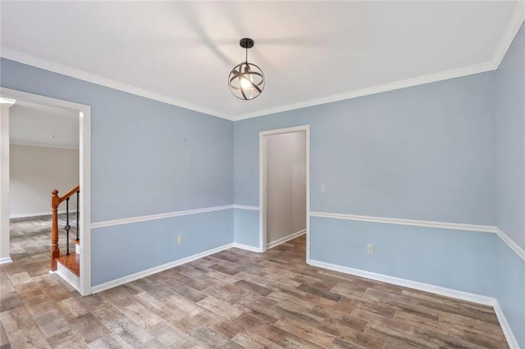 Roswell, Georgia 30075, United States, 4 Bedrooms Bedrooms, ,3 BathroomsBathrooms,Residential,Pending,141574