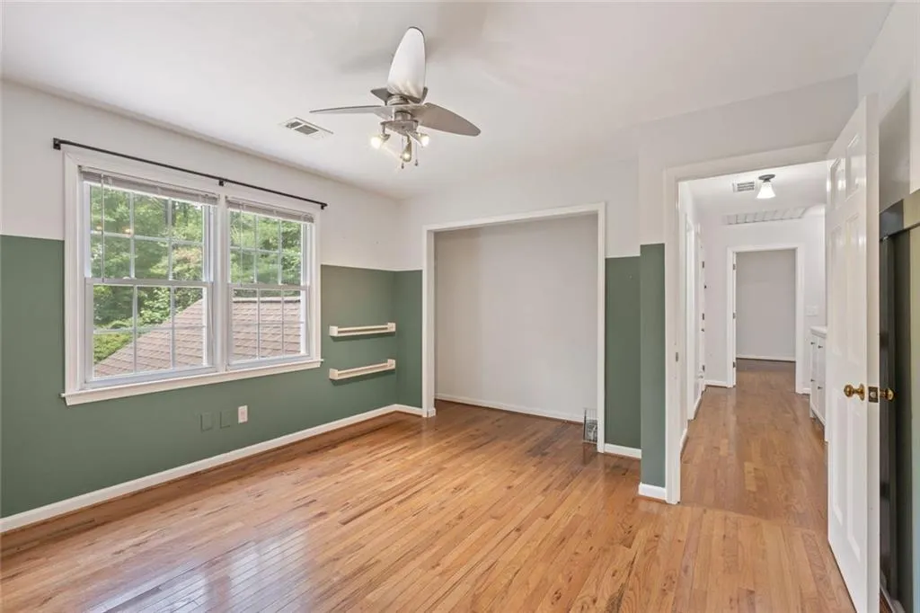 Roswell, Georgia 30075, United States, 4 Bedrooms Bedrooms, ,3 BathroomsBathrooms,Residential,Pending,141574