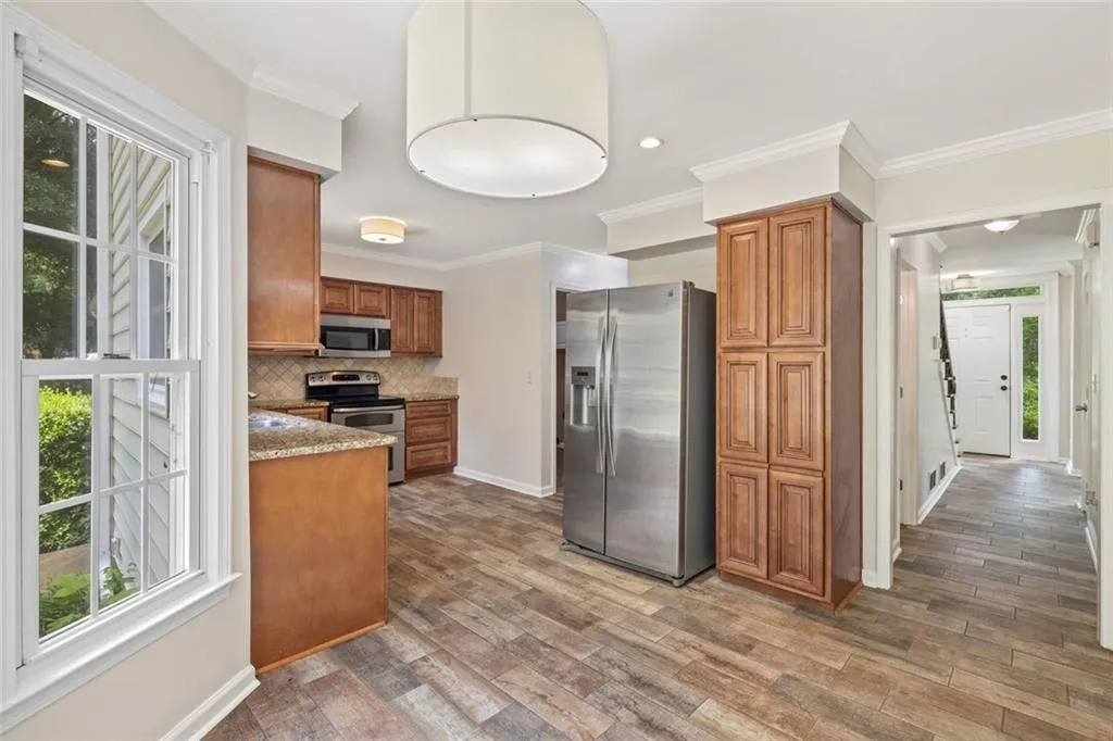 Roswell, Georgia 30075, United States, 4 Bedrooms Bedrooms, ,3 BathroomsBathrooms,Residential,Pending,141574