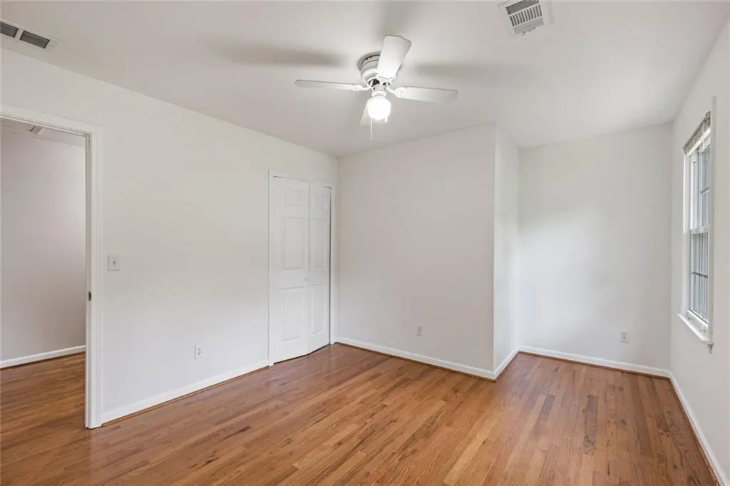 Roswell, Georgia 30075, United States, 4 Bedrooms Bedrooms, ,3 BathroomsBathrooms,Residential,Pending,141574