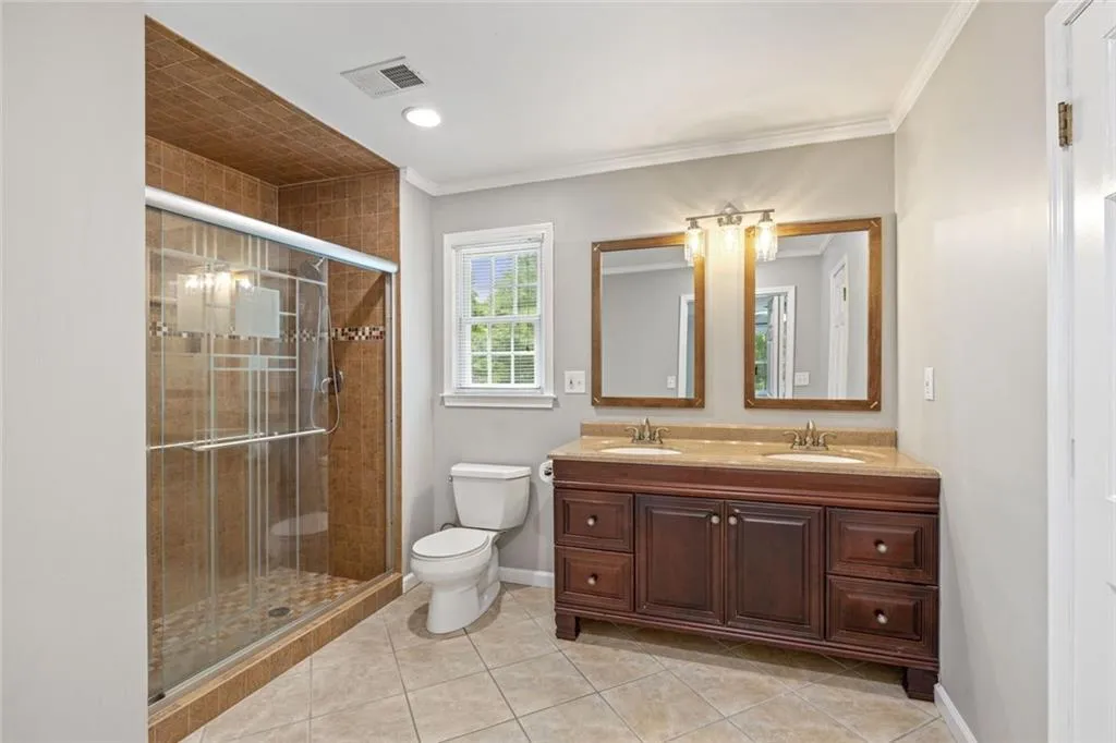 Roswell, Georgia 30075, United States, 4 Bedrooms Bedrooms, ,3 BathroomsBathrooms,Residential,Pending,141574