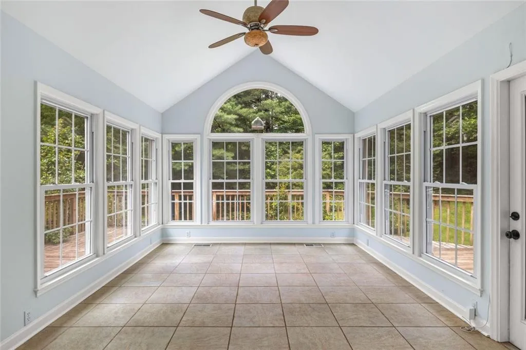 Roswell, Georgia 30075, United States, 4 Bedrooms Bedrooms, ,3 BathroomsBathrooms,Residential,Pending,141574