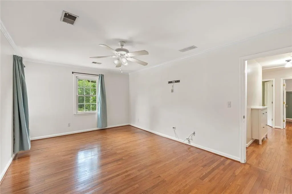 Roswell, Georgia 30075, United States, 4 Bedrooms Bedrooms, ,3 BathroomsBathrooms,Residential,Pending,141574