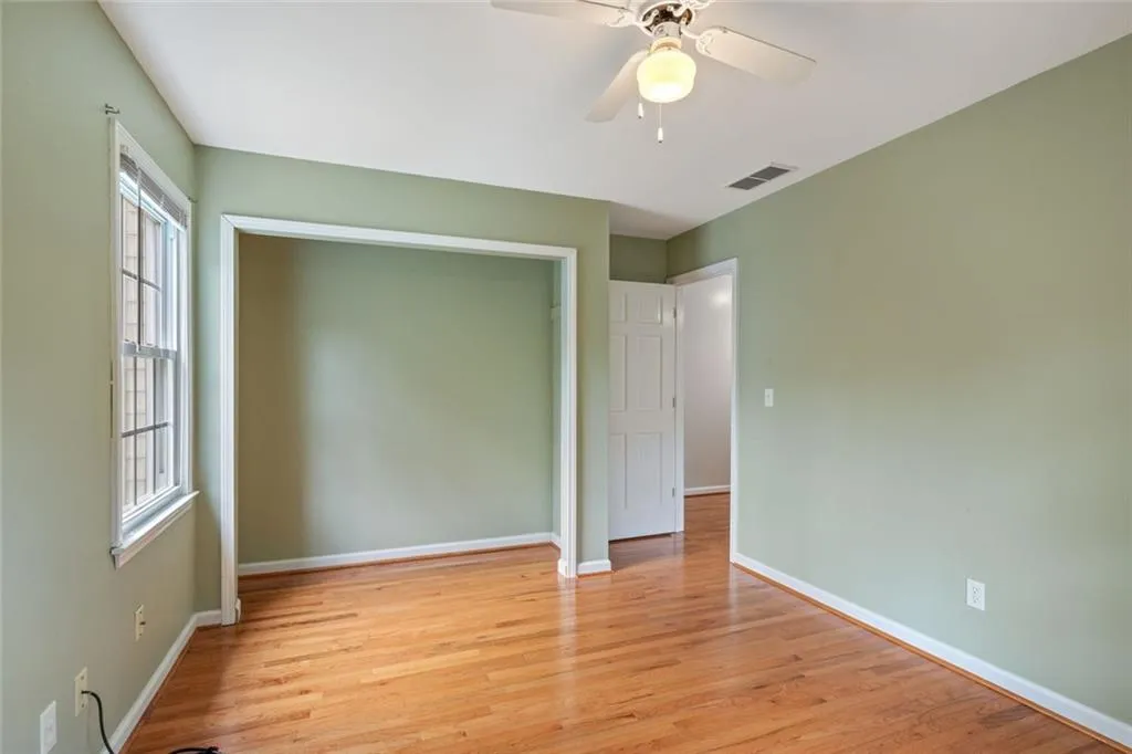 Roswell, Georgia 30075, United States, 4 Bedrooms Bedrooms, ,3 BathroomsBathrooms,Residential,Pending,141574