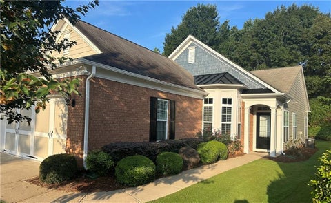 Homes For Sale - 6372 Rockpoint Lane<br/> Hoschton, GA 30548
