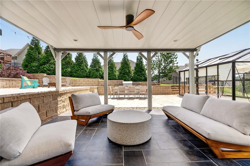 6040 Meyers Park