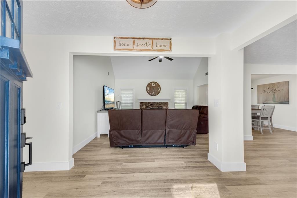 5820 Rolling Oaks Drive