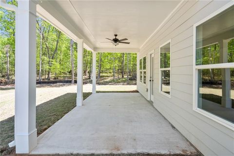 A home in Dacula