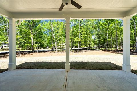 A home in Dacula