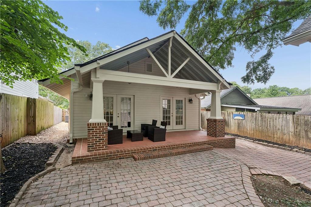 63 Lakeview Drive NE