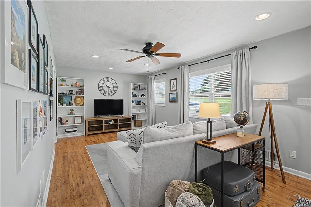 141 Cooper Lake Road SE