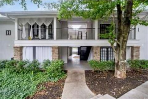 Photo of 1150 Collier Road NW #6H, Atlanta, GA 30318 (MLS # 7710545)