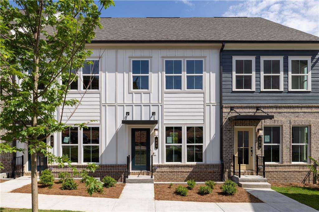 341 Skylar Way SE