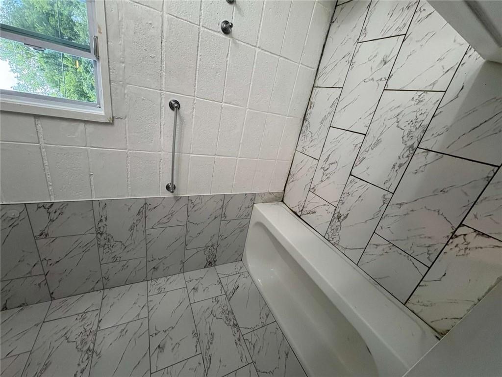 Lynmore Mikado - Residential Lease