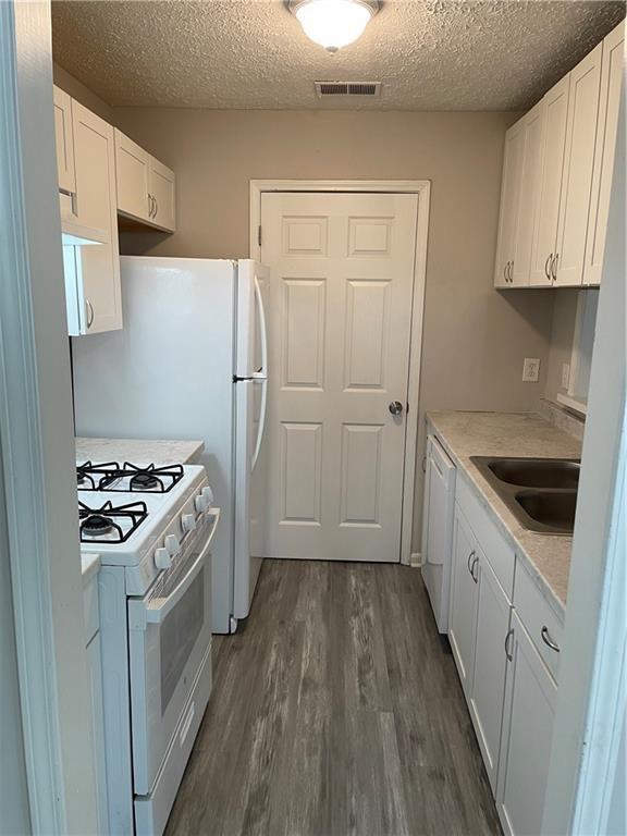 Old Roswell Corners - Residential Lease