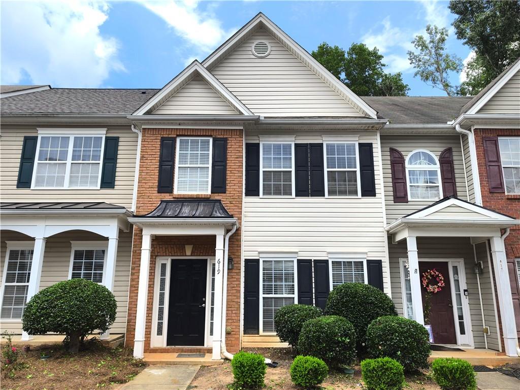 This beautifully maintained townhome, located in the desirable Collin Hill School District of Suwanee, is truly move-in ready. As you enter, you’ll be greeted by stunning LVP flooring that stretches throughout the main level. The cozy family room, complete with a charming fireplace, offers the perfect space to relax or entertain. The kitchen features stained cabinet and vent hood. Upstairs, you’ll find three spacious bedrooms and two full bathrooms, providing ample space for family or guests. Brand new water heater! This home Situated in a prime location with easy access to I-85, parks, and shopping. Don’t miss out on this gem!