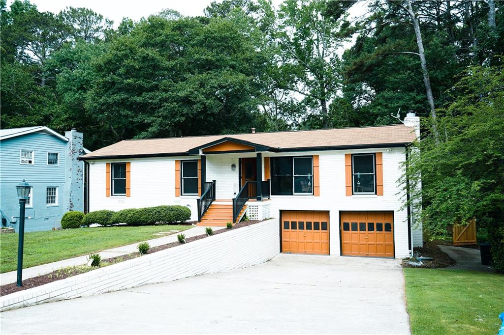 1572 Darwen Lane