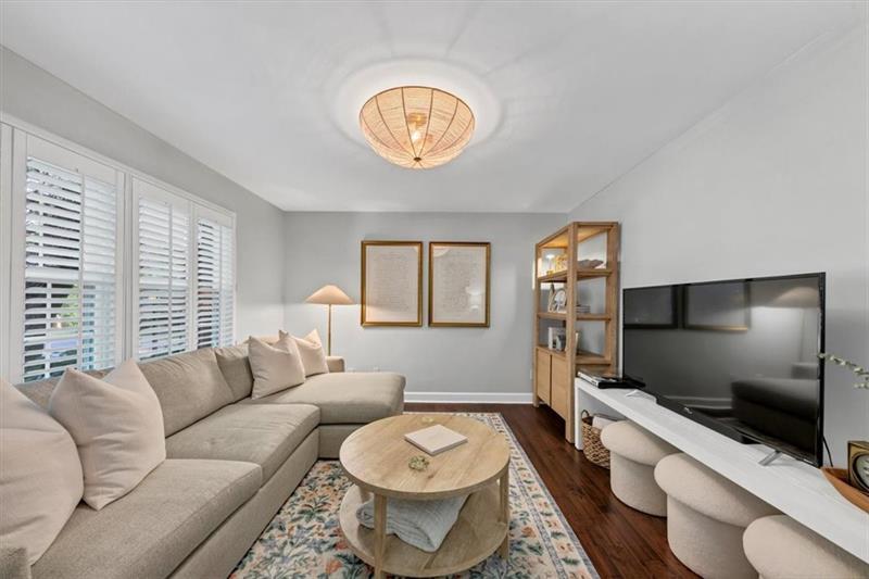 2 Arpege Way NW