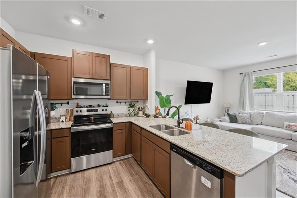1005 N 2nd Avenue NW 6