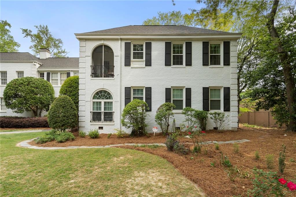 21 Peachtree Memorial Drive NW 4