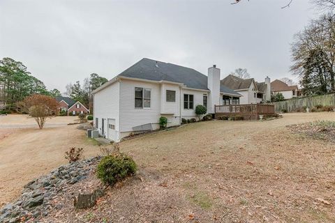 A home in Dacula