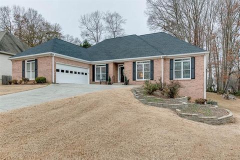 A home in Dacula