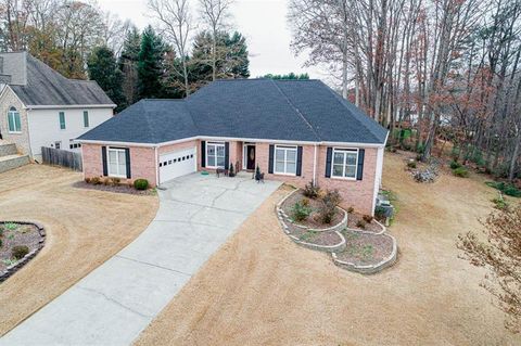 A home in Dacula