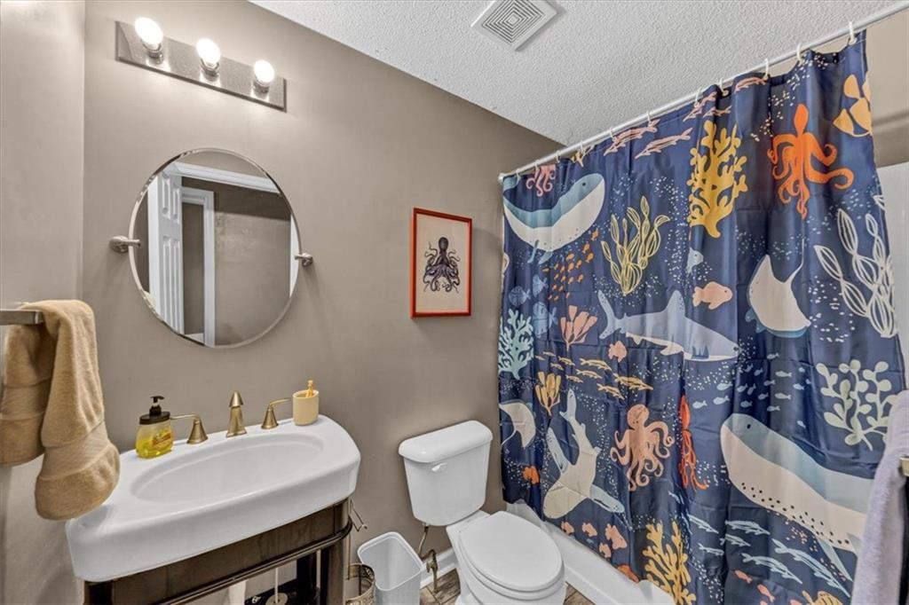 HIGHLAND POINTE - Residential