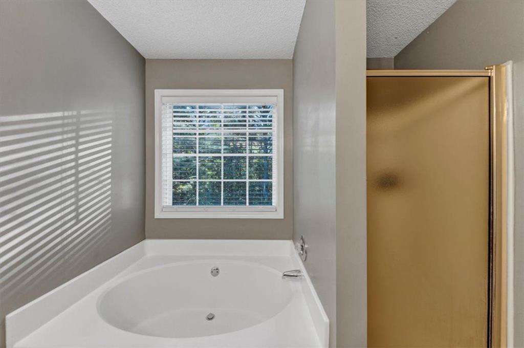 HIGHLAND POINTE - Residential