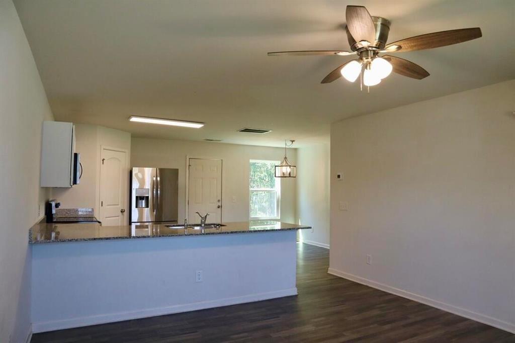 386 Village Creek Dr Drive