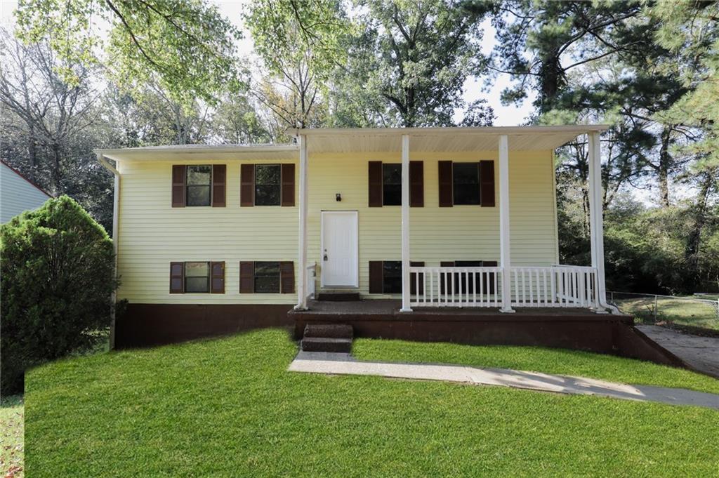 Cozy Up This Fall With Our Latest Offers! Move in before September 30th and choose your reward: a $250 Amazon Gift Card or a 55" Smart TV!
Enjoy the charm and comfort of a delightful home nestled at 6683 Cameron Road in Morrow, GA. This splendid three-bedroom, two-bathroom haven offers an abundance of space with 1,661 square feet to accommodate your lifestyle needs. Step into a welcoming atmosphere that promises to be the perfect backdrop for your everyday life. The spacious layout ensures ample room for relaxation, entertainment, and everything in between. Discover the joy of cooking in a kitchen designed to inspire culinary creativity and family gatherings. Each bedroom provides a peaceful retreat, promising restful nights and rejuvenating mornings. The two full bathrooms offer convenience and style, perfectly designed for modern living.
Beyond the home, the location offers excellent access to schools such as Haynie Elementary, Morrow Elementary, Morrow Middle, and Morrow High School, making it a great choice for families. Shopping and dining are just minutes away at Southlake Mall and South Point Shopping Center, while the nearby Reynolds Nature Preserve provides 146 acres of trails, gardens, and outdoor beauty to enjoy.
For commuters, MARTA Route 196 serves the Southlake Mall area, and Georgia State Route 54 offers quick road access to surrounding cities and Atlanta.
Situated in a lovely neighborhood, this home provides not just comfort, but also convenience and a strong sense of community. Experience the perfect blend of lifestyle and location at this remarkable rental property.
Disclosure:
All information is believed to be accurate, however, changes to the exterior, interior, landscaping, or appliances may have occurred since the photographs were taken, and prices and dates may change without notice. Sapir Realty does not lease homes through Craigslist nor do we accept payment of deposits via CashApp, Zelle, or Wire transfers. Beware of scammers. Please make sure to call our office to confirm payment options.
Disclaimer:
This property qualifies for Section 8. Please note that the rent amount submitted to the Housing Authority will be based on their current payment standards. The final approved rent is subject to review and approval by the Housing Authority and may differ from the initially listed amount.