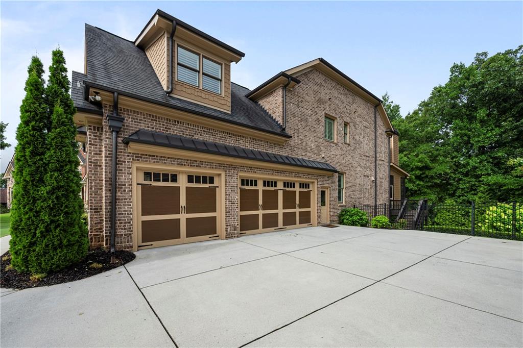 2220 Cambridge Hill Court