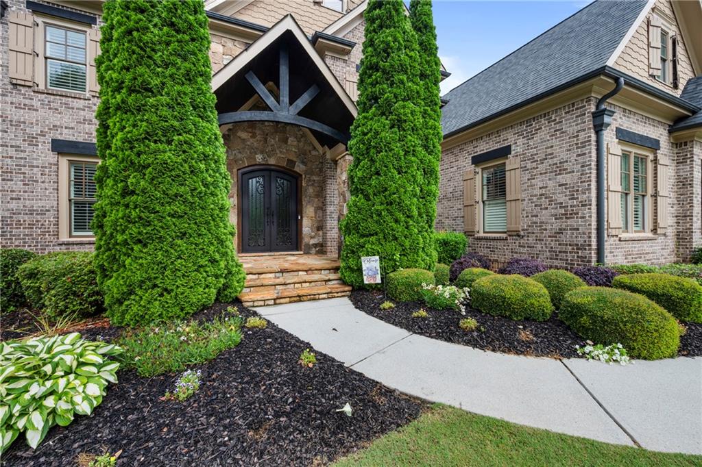 2220 Cambridge Hill Court
