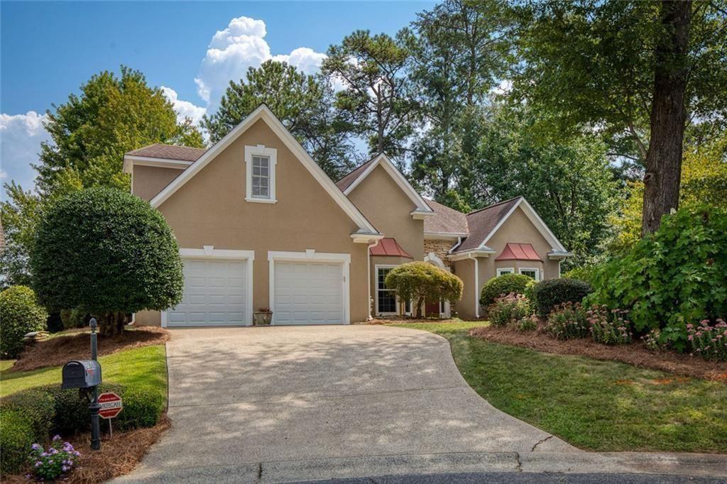 2306 Ravinia Court NE