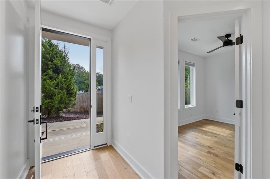 1300 Memorial Drive SE 16