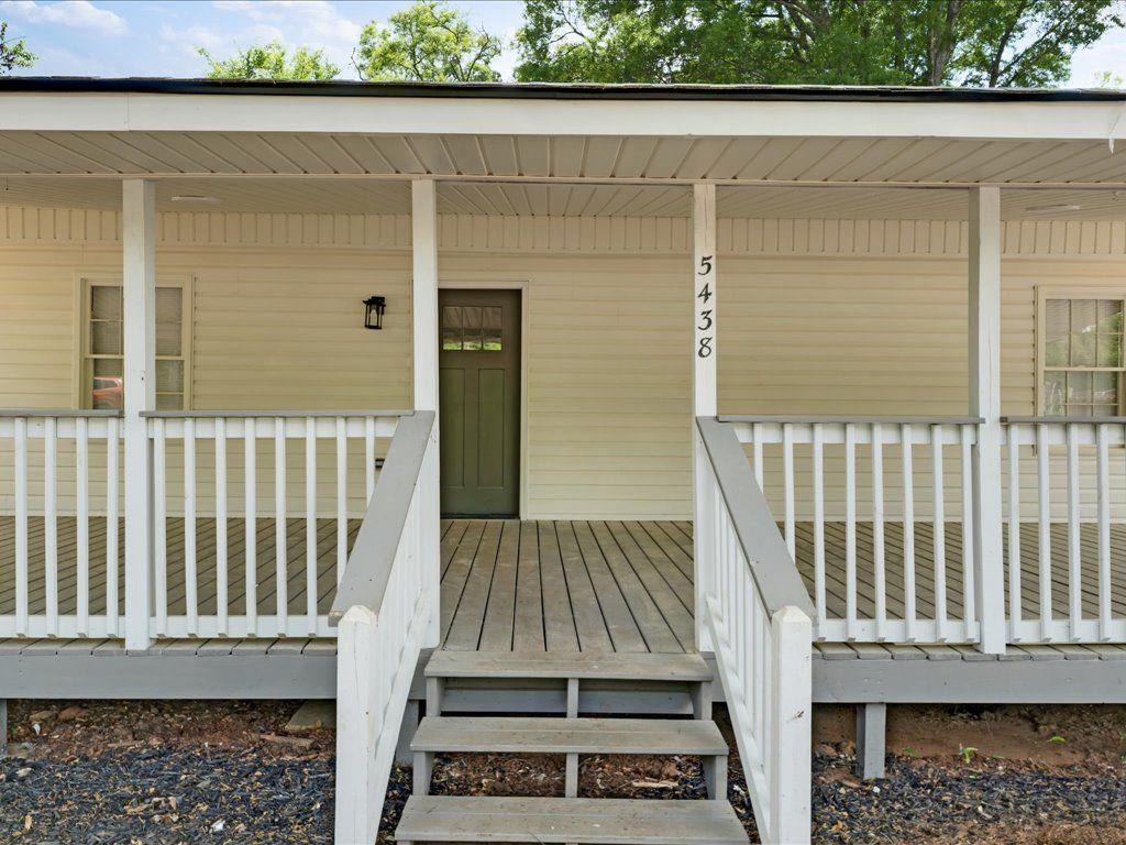 5438 Hiram Lithia Springs Road, Powder Springs, Georgia image 4