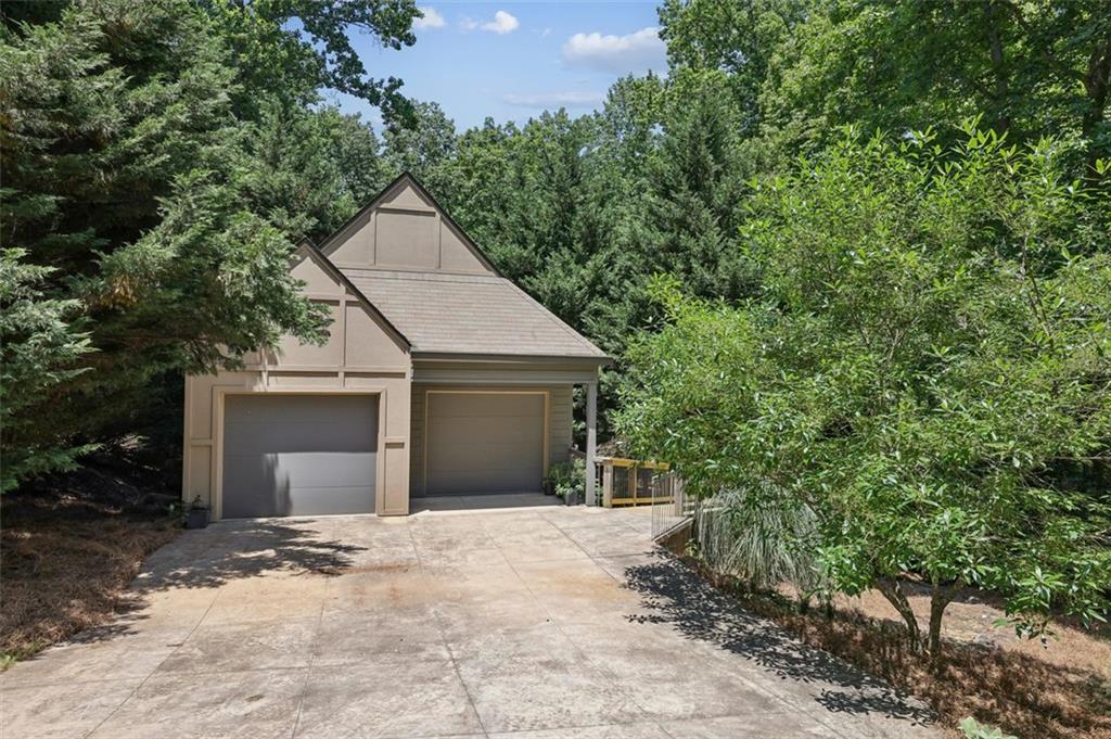 6550 BLUEWATERS Drive